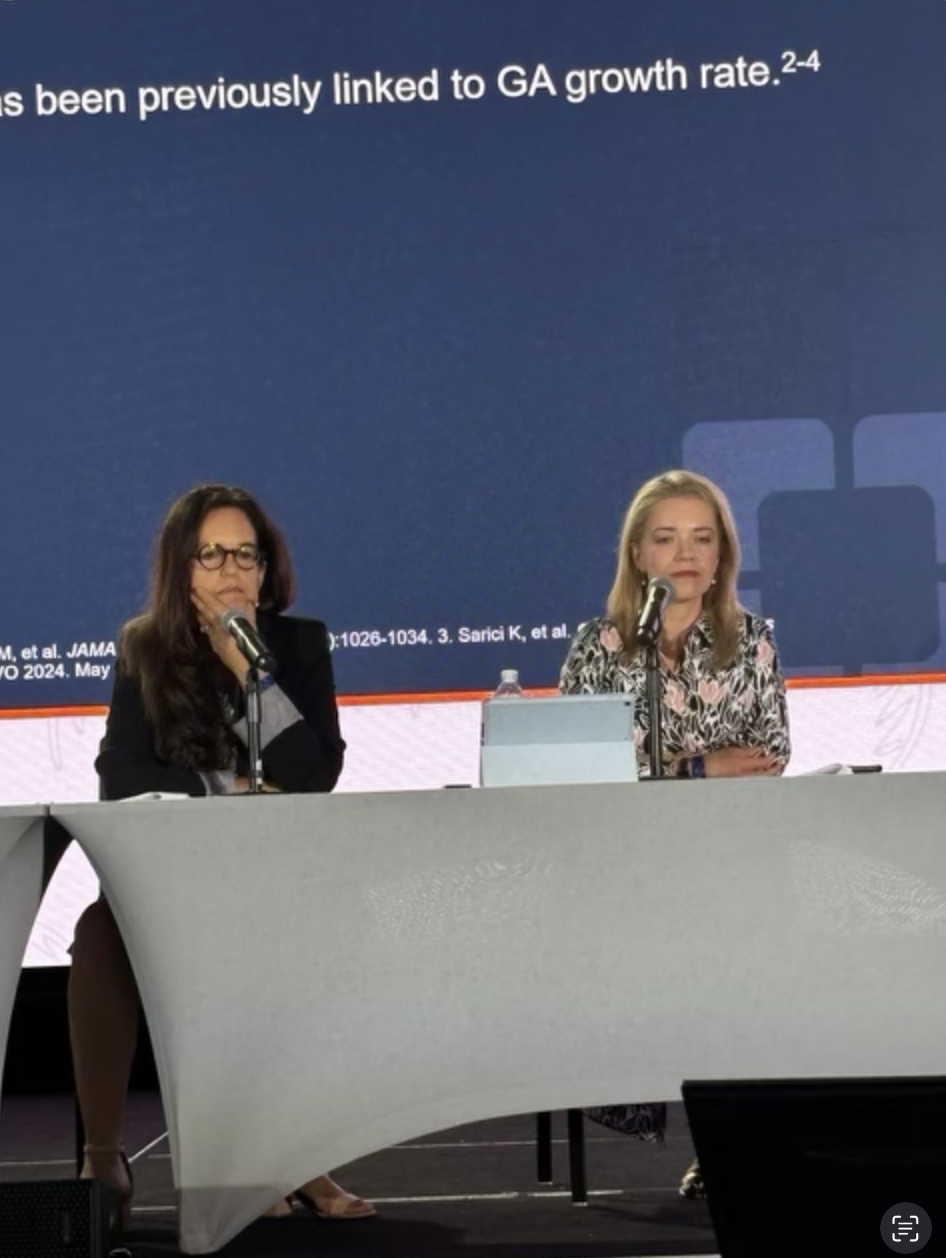 Fekrat presenting during Retina World Congress