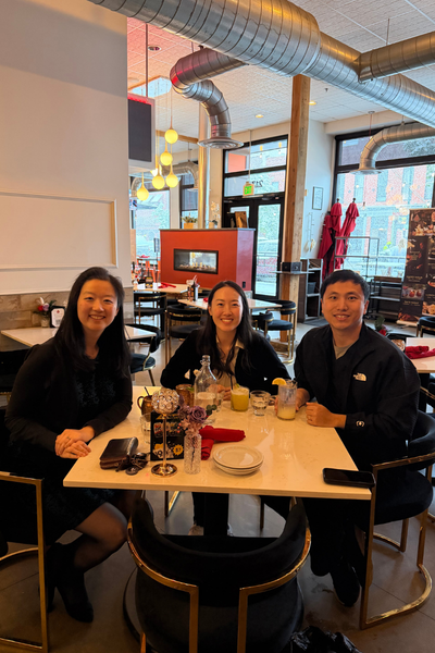 Duke trainees at lunch at ARVO