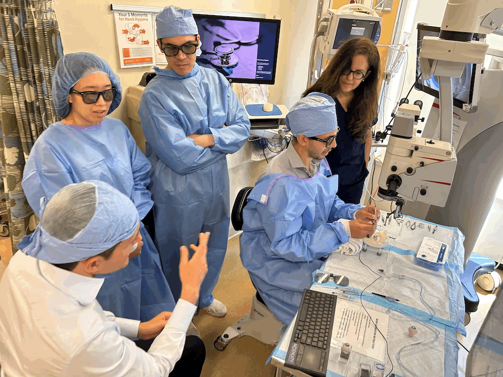 Fekrat and trainings with retina microscope
